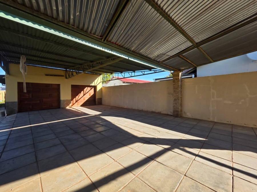 3 Bedroom Property for Sale in Verwoerdpark Northern Cape